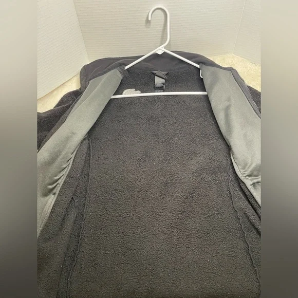 The North Face Women's Black Teddy Jacket - Picture 6 of 6